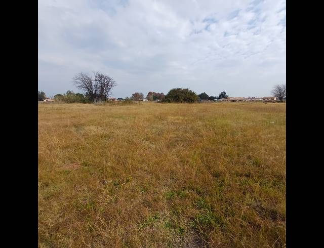 2,000M² VACANT LAND FOR SALE IN KOOKRUS
